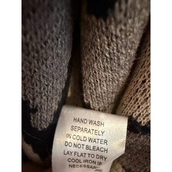 FATE NWT Sweater Size LG Animal Print Cute Fringe Soft Cute - Picture 3 of 6